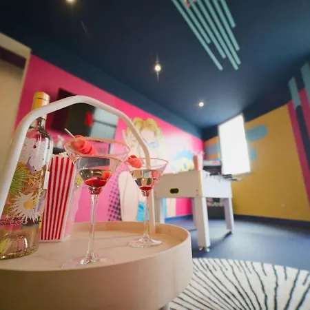 Popart Jacuzzi & Sauna De Gamme 公寓 *