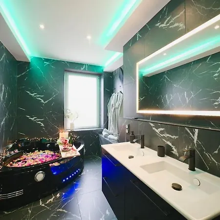 Popart Jacuzzi & Sauna De Gamme 公寓 *