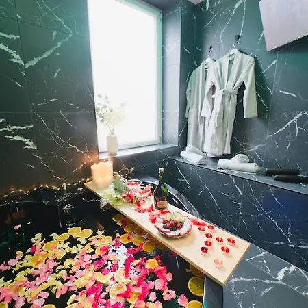 Popart Jacuzzi & Sauna De Gamme * 牟罗兹