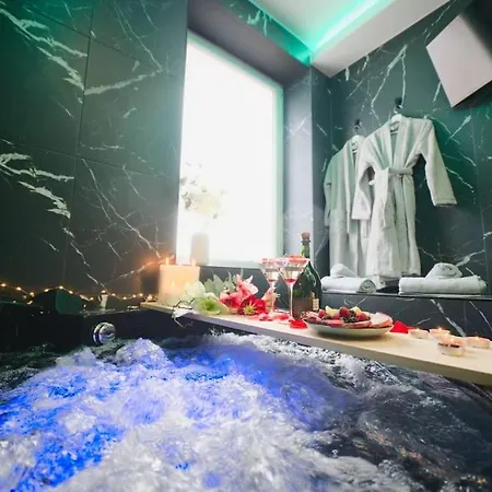 Popart Jacuzzi & Sauna De Gamme 公寓 牟罗兹